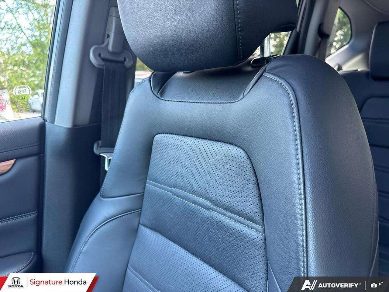 2022 Honda CR-V Touring Photo