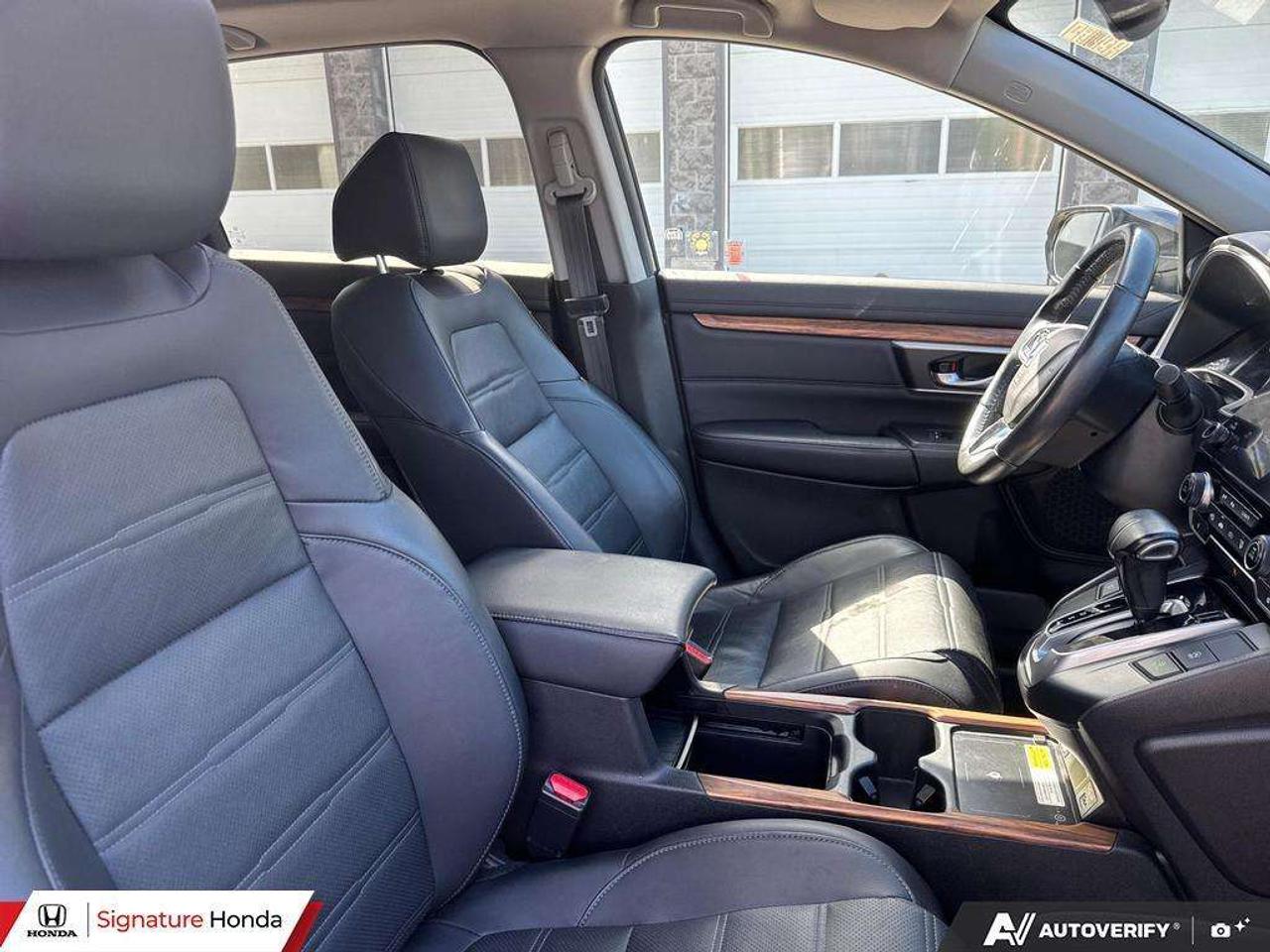 2022 Honda CR-V Touring Photo