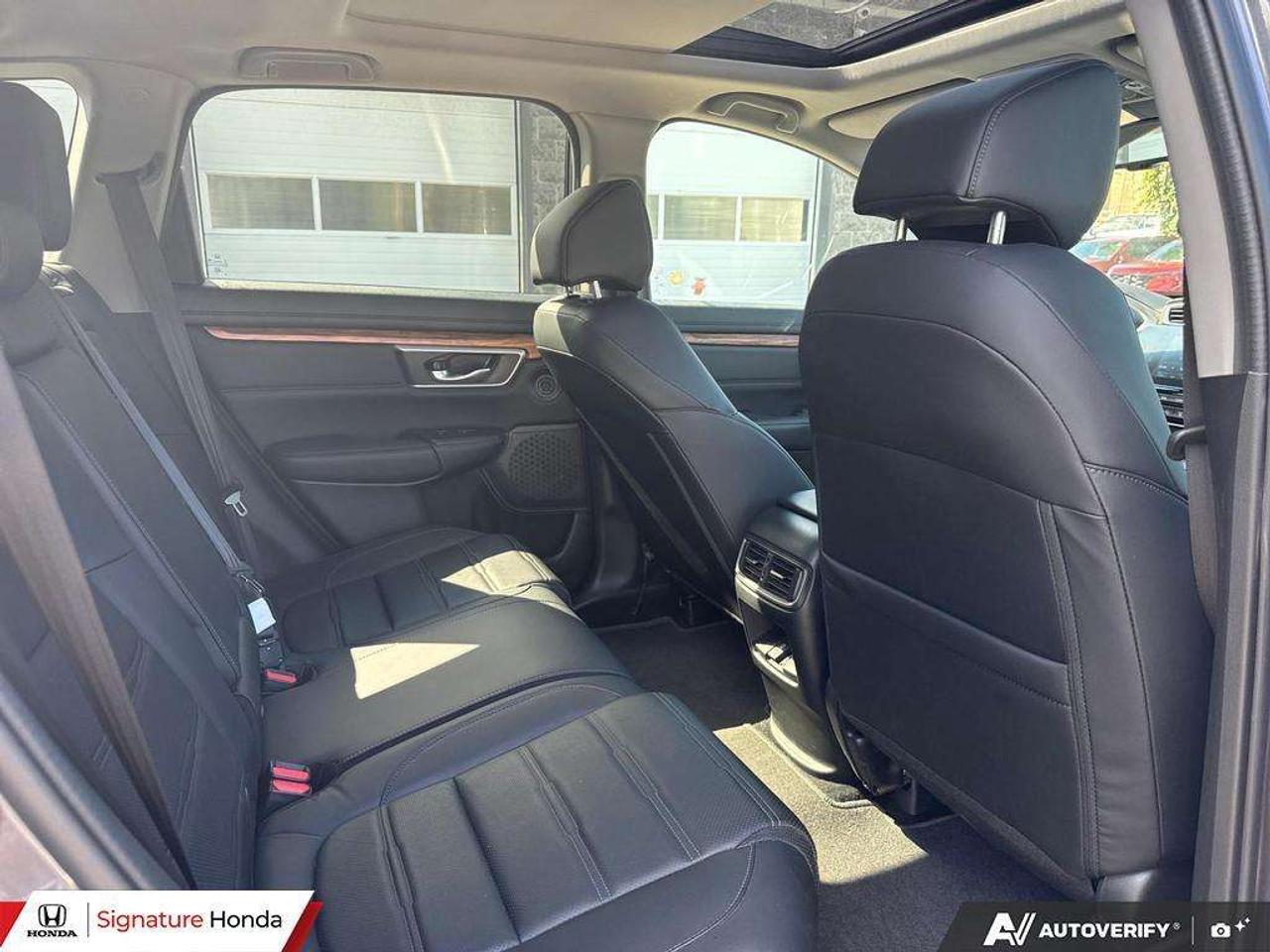 2022 Honda CR-V Touring Photo