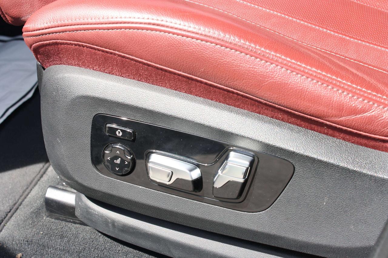 2021 BMW X6 xDrive40i Photo