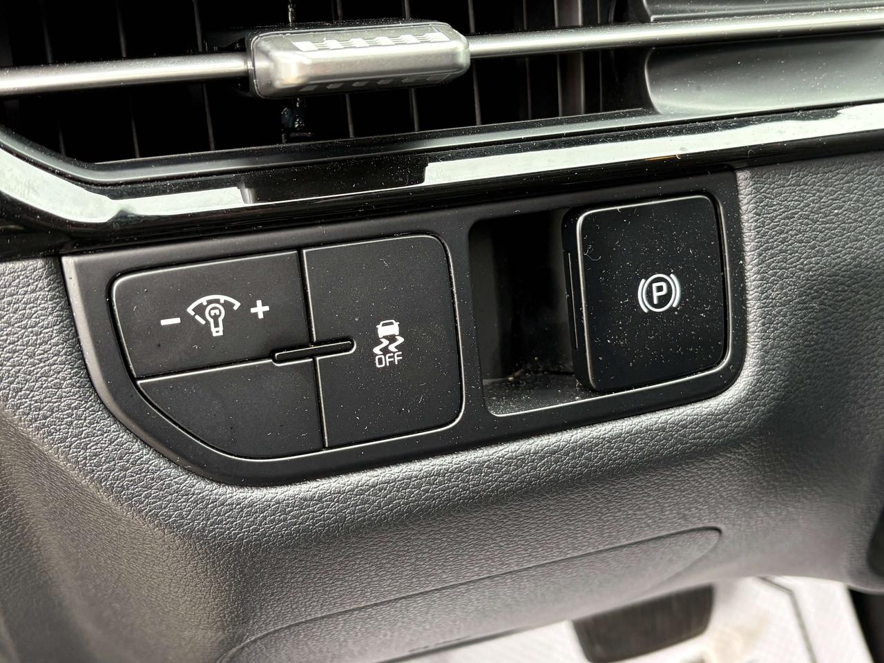 2026 Kia Sportage X-Line AWD   Leather   Heated Seats/Steering Wheel Photo