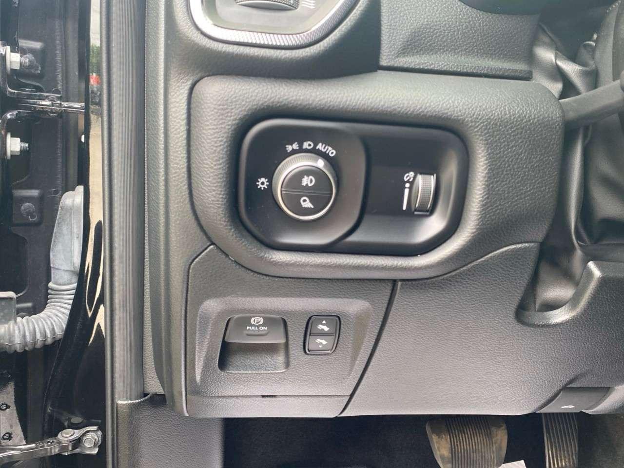 2024 RAM 1500 Sport 4x4 Crew Cab 5'7 Box Photo