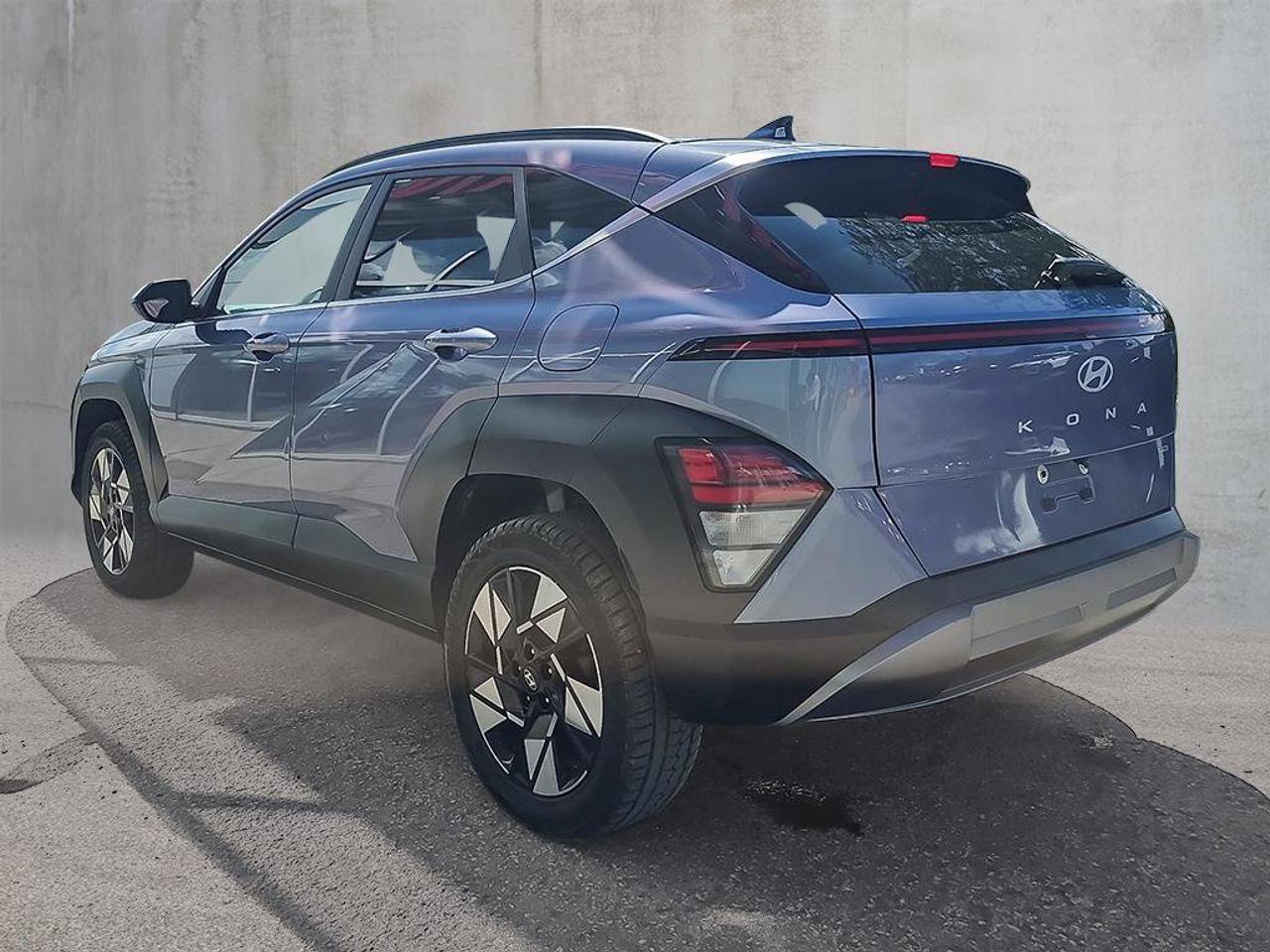 2025 Hyundai KONA Preferred AWD | Sunroof | Apple Car Play | Heated Seats | Photo1