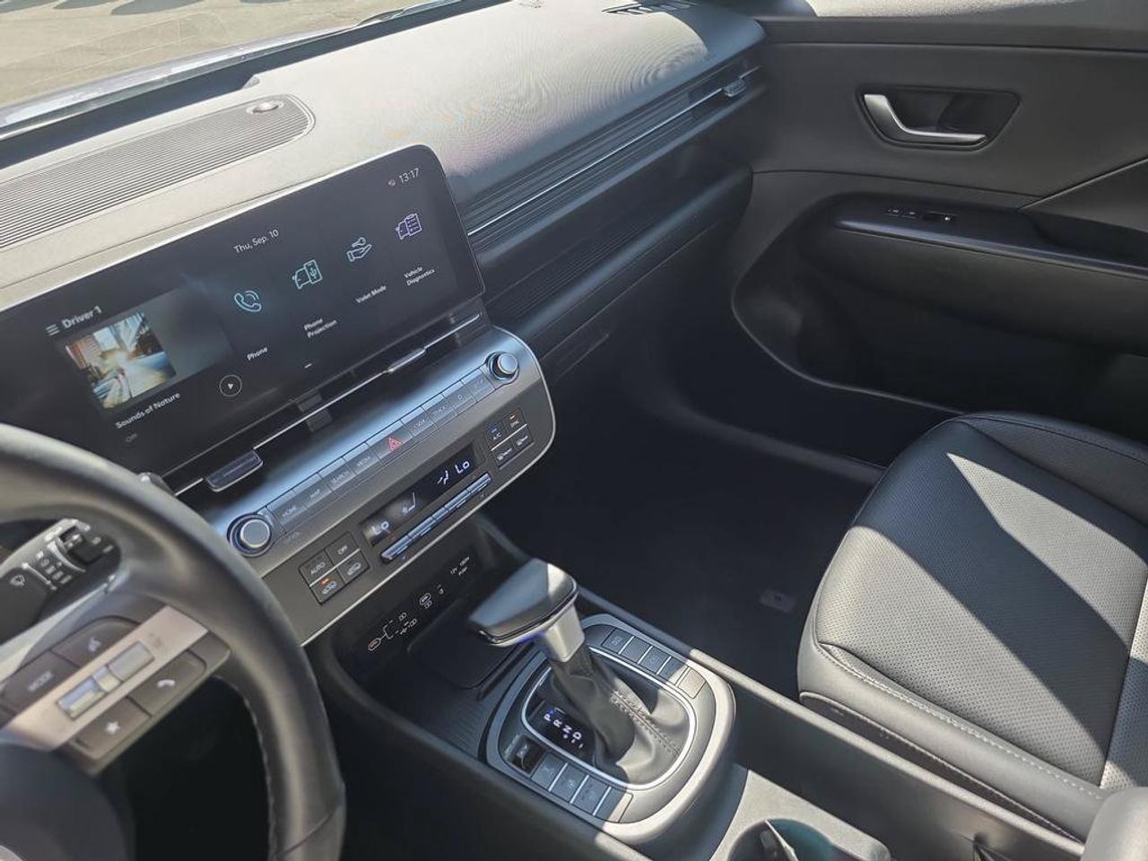 2025 Hyundai KONA Preferred AWD | Sunroof | Apple Car Play | Heated Seats | Photo