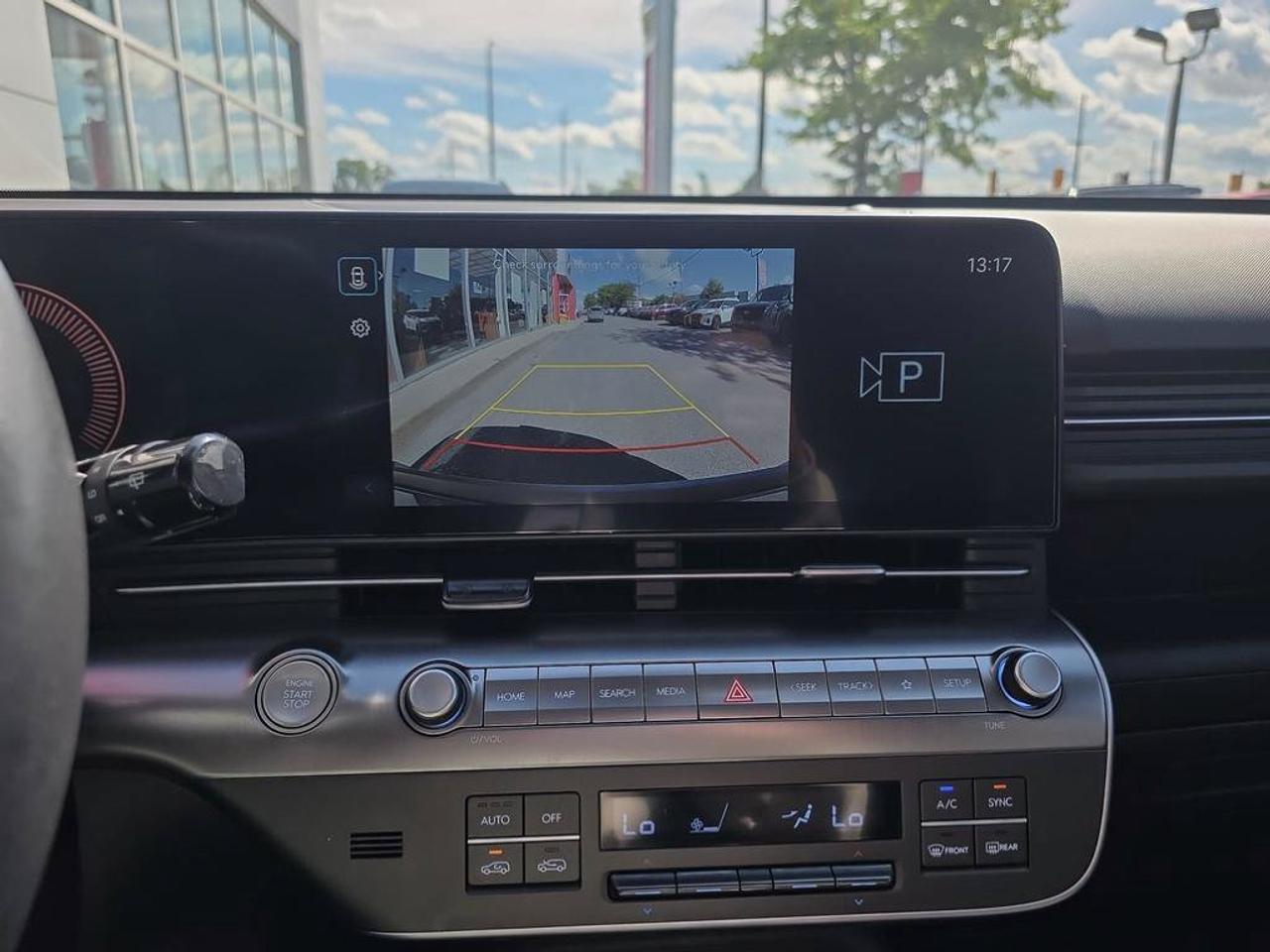 2025 Hyundai KONA Preferred AWD | Sunroof | Apple Car Play | Heated Seats | Photo