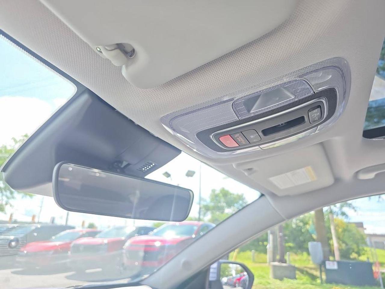 2025 Hyundai KONA Preferred AWD | Sunroof | Apple Car Play | Heated Seats | Photo