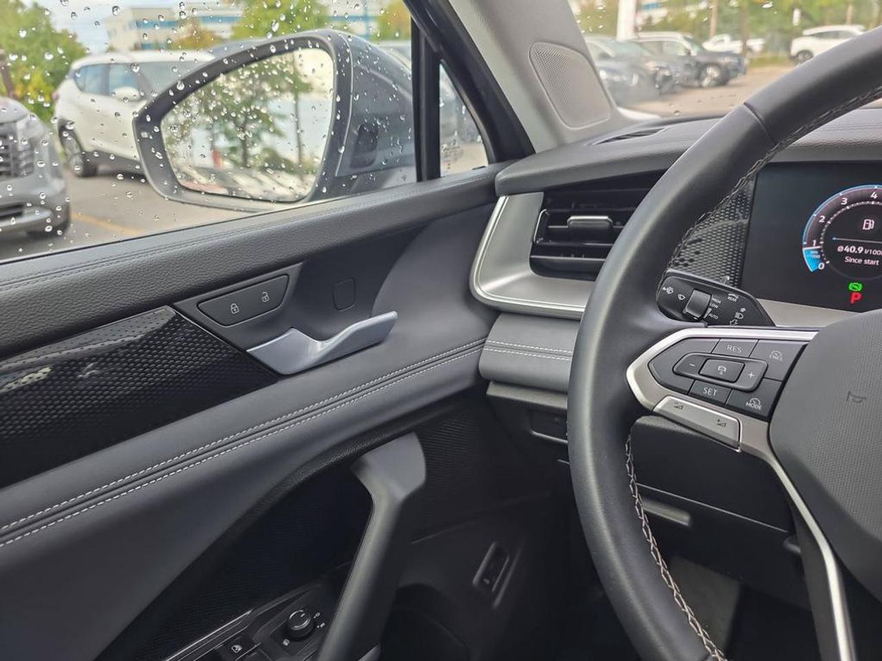 2026 Volkswagen Tiguan Comfortline 4MOTION | Apple Car Play | Heated Seats | Photo