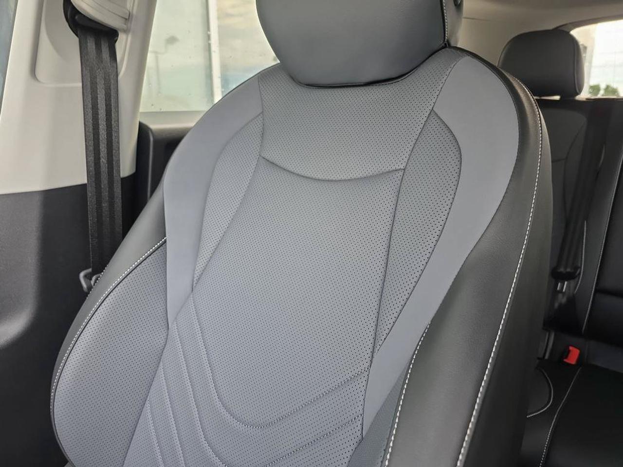 2026 Volkswagen Tiguan Comfortline 4MOTION | Apple Car Play | Heated Seats | Photo
