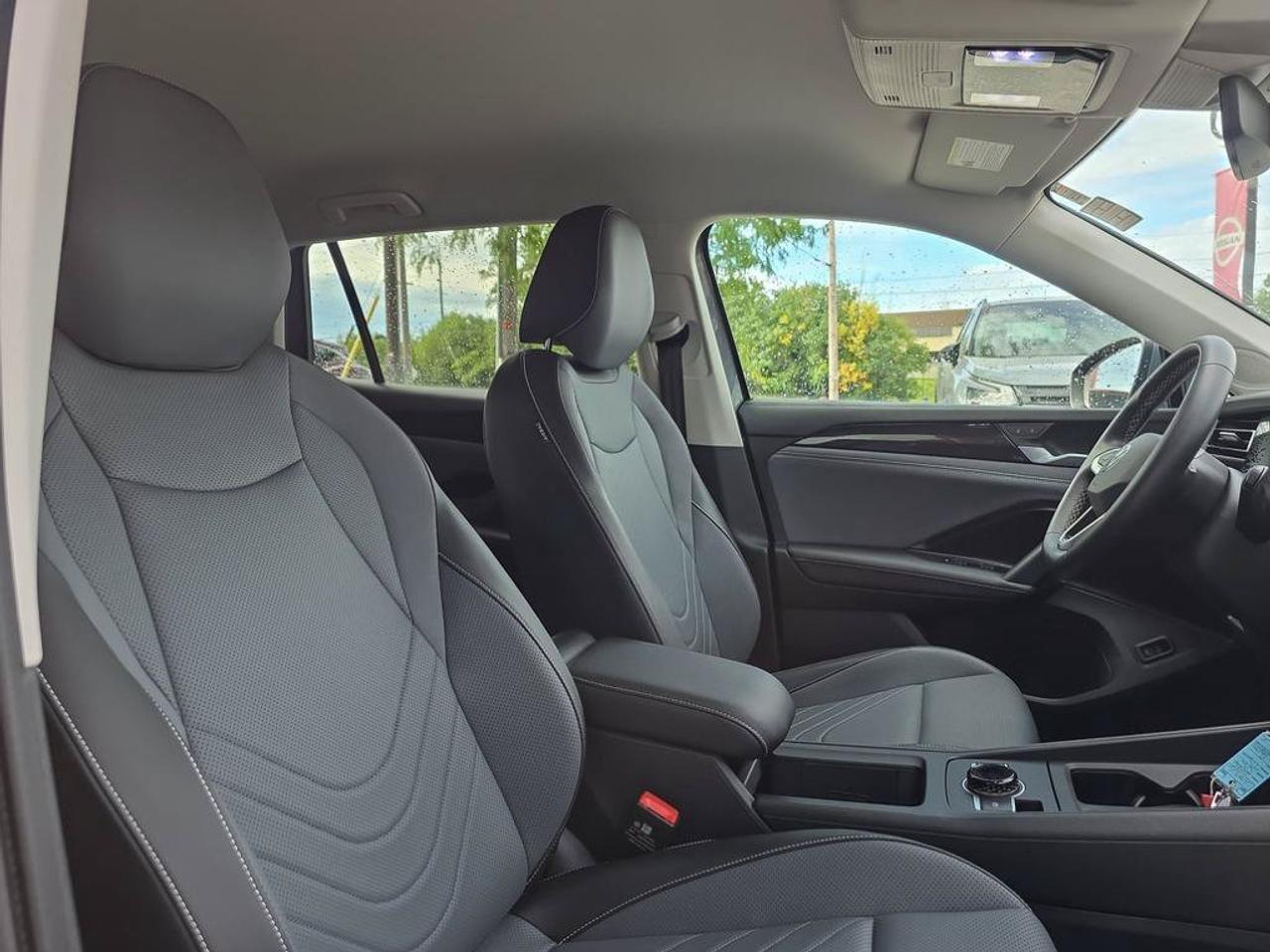 2026 Volkswagen Tiguan Comfortline 4MOTION | Apple Car Play | Heated Seats | Photo