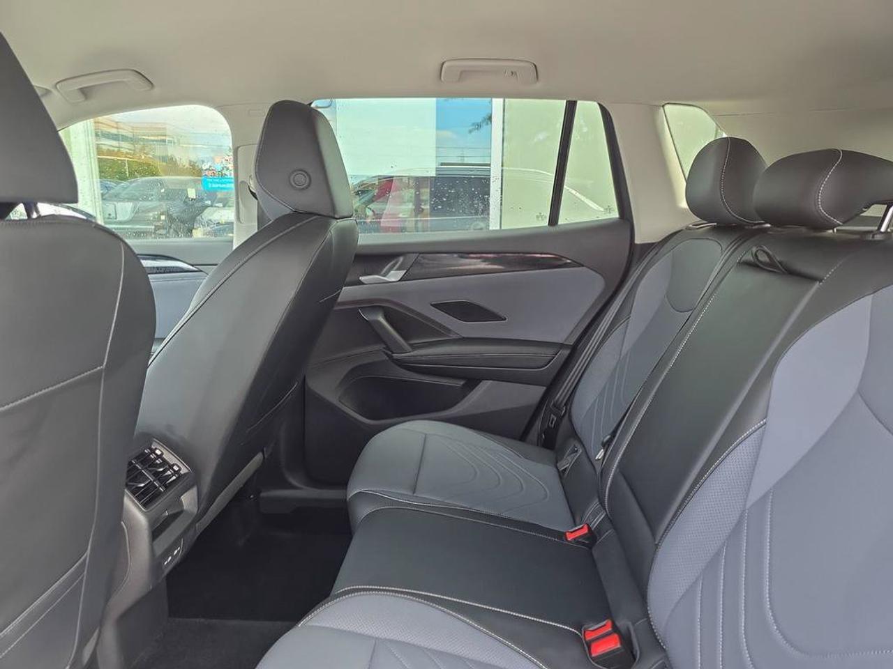 2026 Volkswagen Tiguan Comfortline 4MOTION | Apple Car Play | Heated Seats | Photo