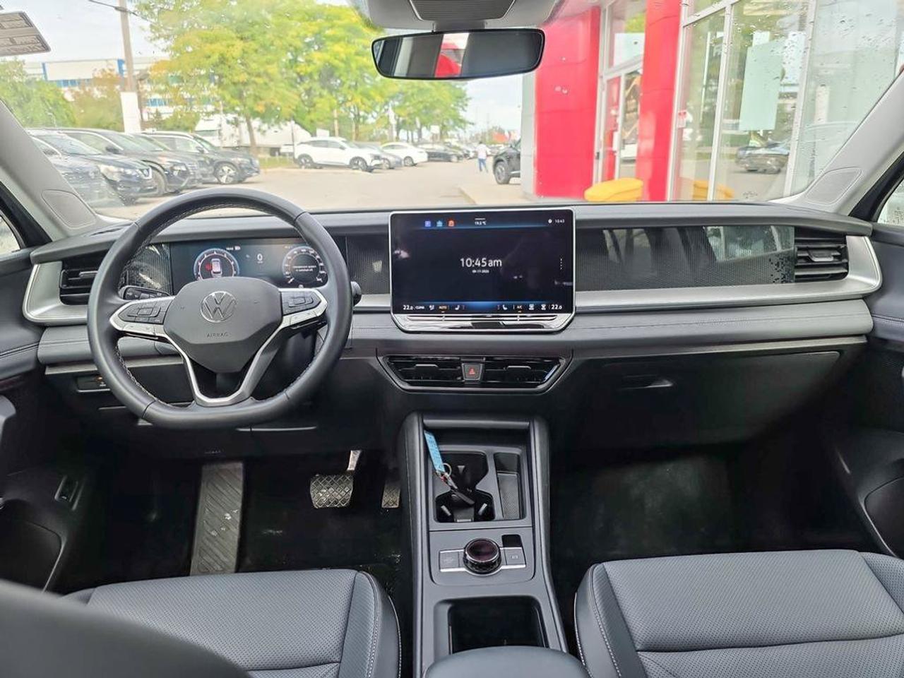 2026 Volkswagen Tiguan Comfortline 4MOTION | Apple Car Play | Heated Seats | Photo