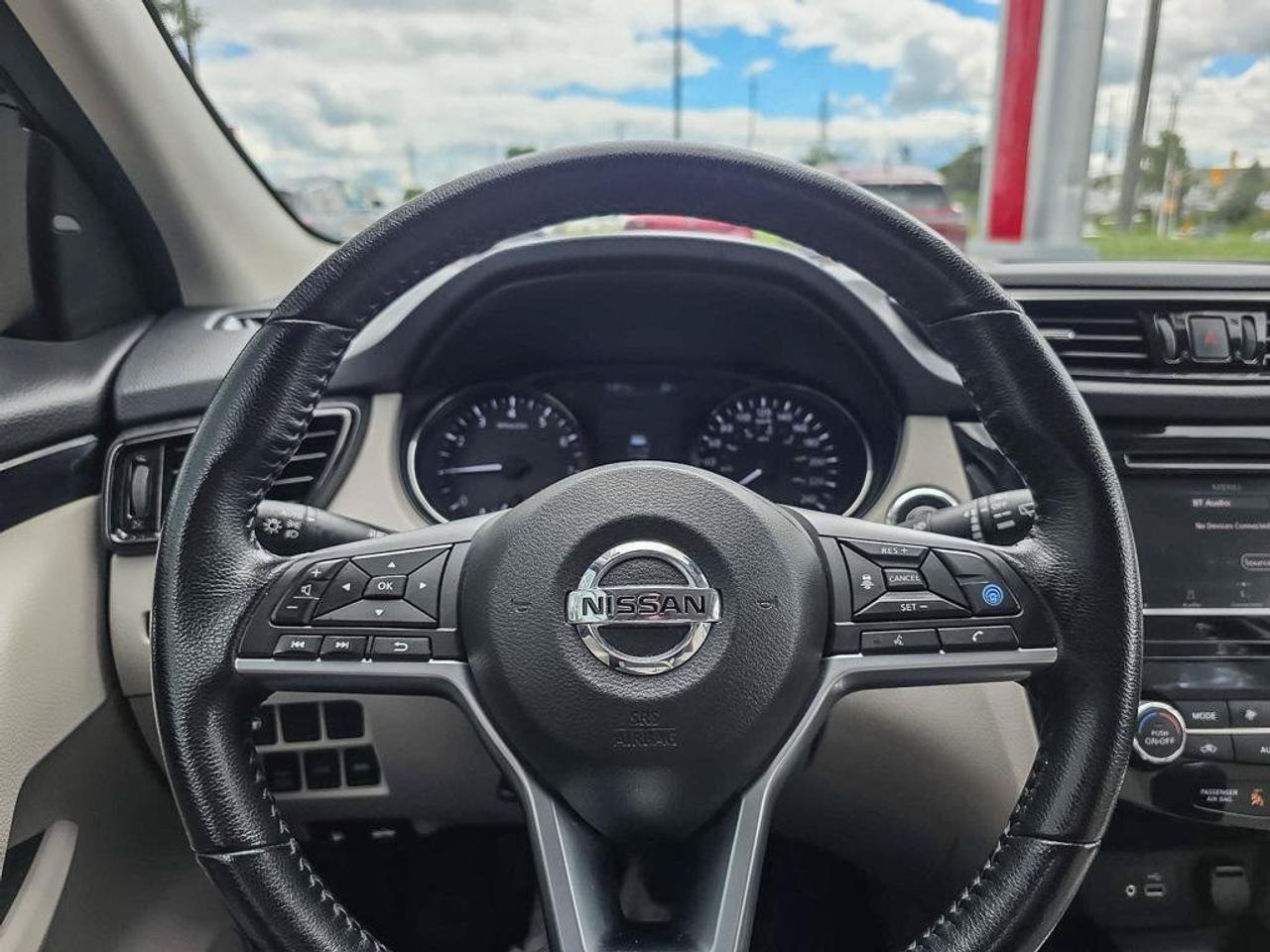 2023 Nissan Qashqai SV AWD | Moonroof | Heated Steering | Apple Car Play | Photo