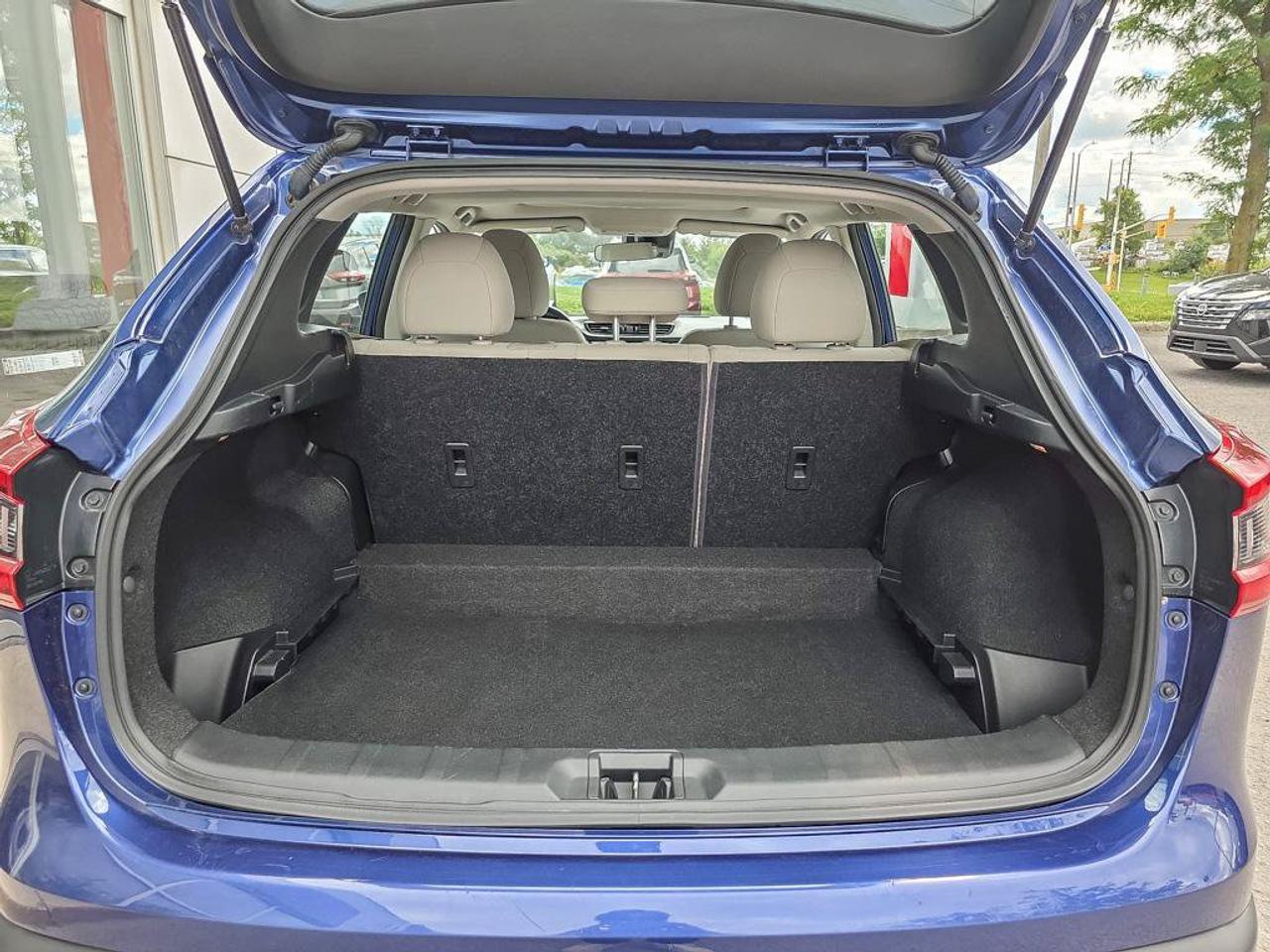 2023 Nissan Qashqai SV AWD | Moonroof | Heated Steering | Apple Car Play | Photo