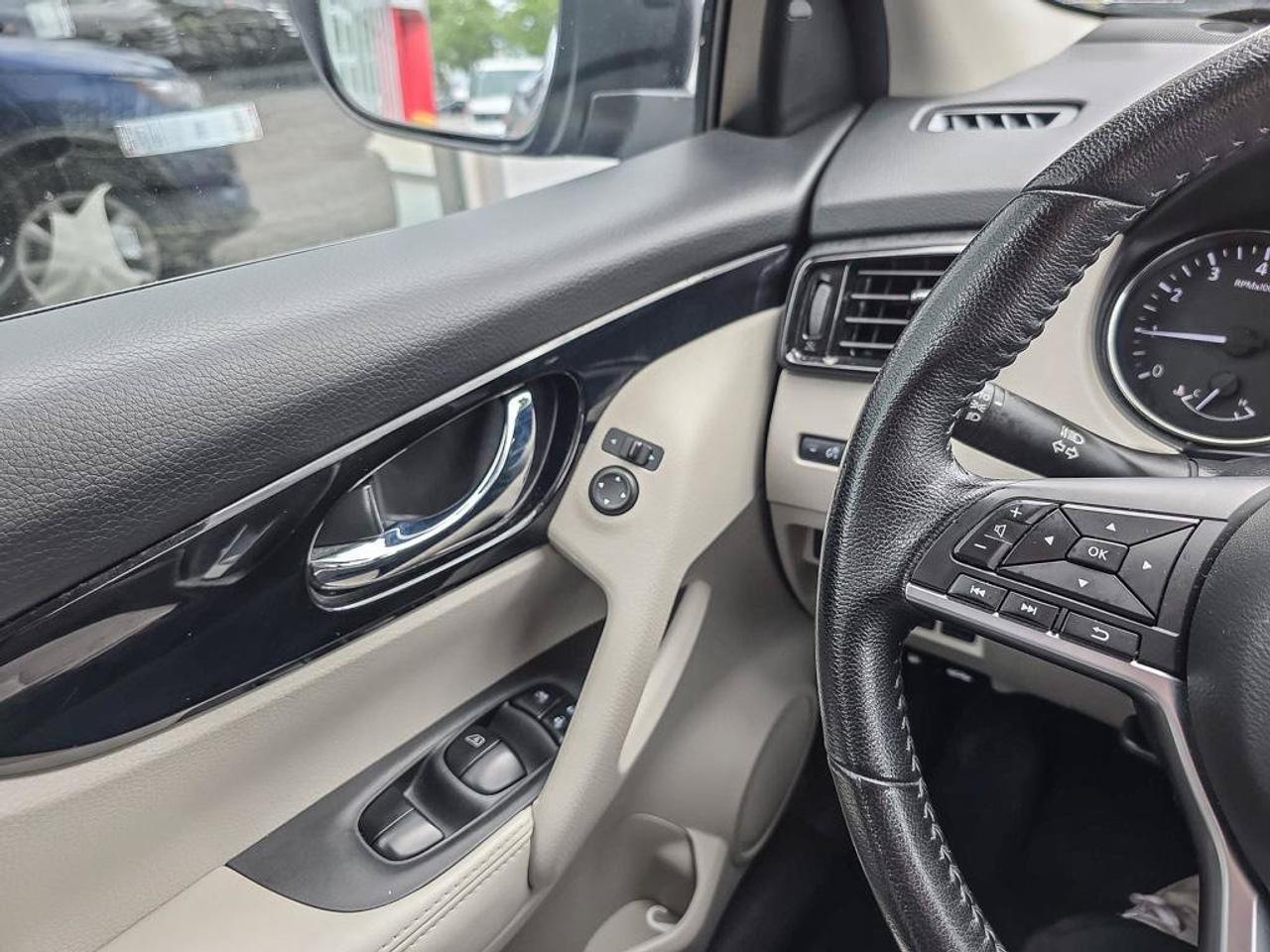 2023 Nissan Qashqai SV AWD | Moonroof | Heated Steering | Apple Car Play | Photo