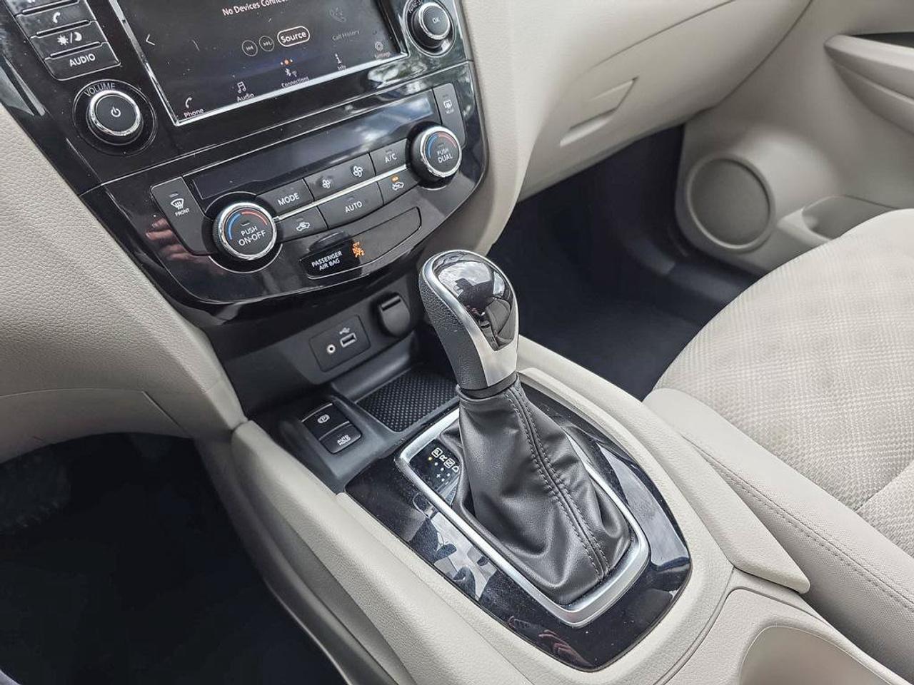 2023 Nissan Qashqai SV AWD | Moonroof | Heated Steering | Apple Car Play | Photo
