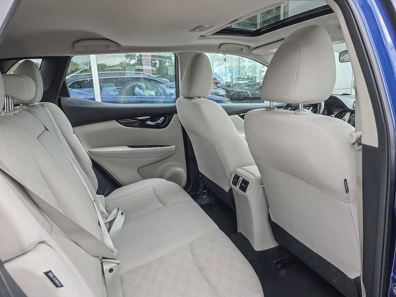 2023 Nissan Qashqai SV AWD | Moonroof | Heated Steering | Apple Car Play | Photo