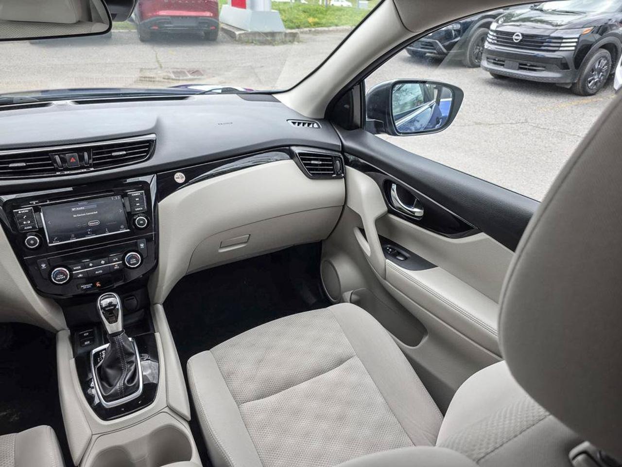2023 Nissan Qashqai SV AWD | Moonroof | Heated Steering | Apple Car Play | Photo
