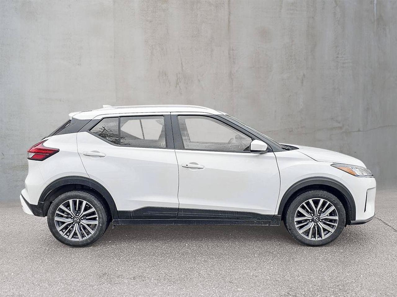 2025 Nissan Kicks Play SV | Android Auto | Apple Car Play | Heated Seats | Photo