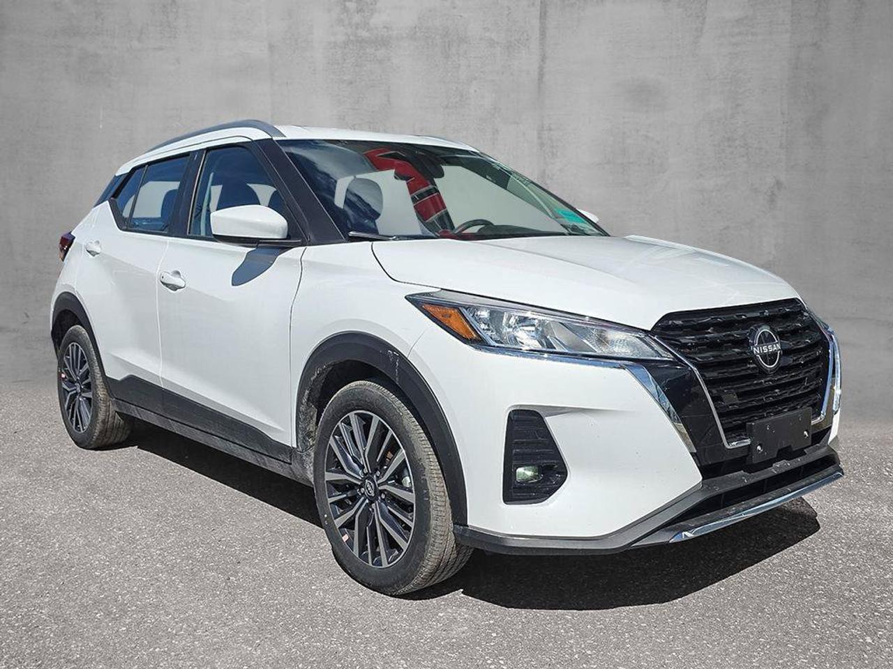 2025 Nissan Kicks Play SV | Apple Car Play | Android Auto | Heated Seats | Photo