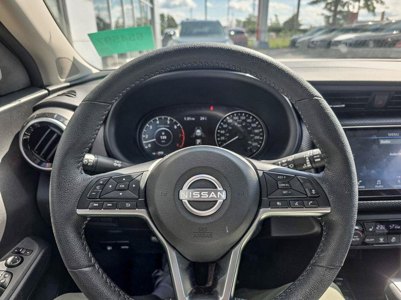 2025 Nissan Kicks Play SV | Apple Car Play | Android Auto | Heated Seats | Photo