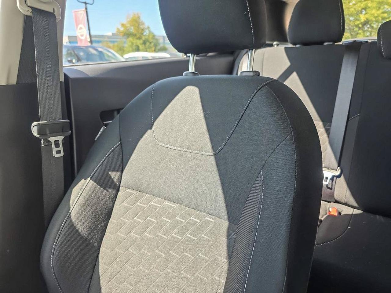 2025 Nissan Kicks Play SV | Apple Car Play | Android Auto | Heated Seats | Photo