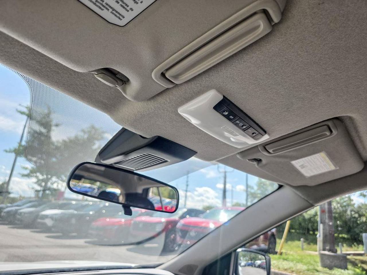2025 Nissan Kicks Play SV | Apple Car Play | Android Auto | Heated Seats | Photo