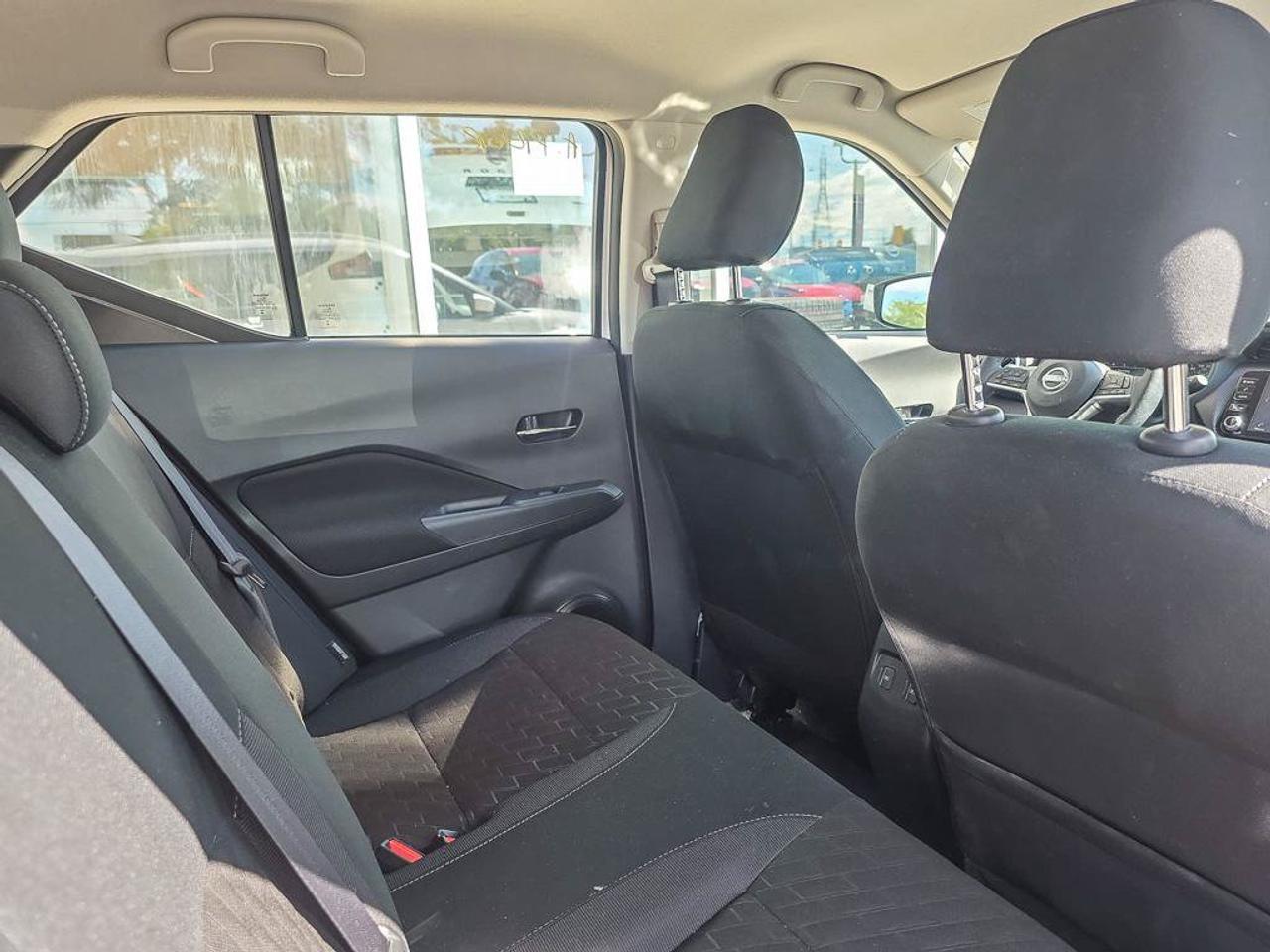 2025 Nissan Kicks Play SV | Apple Car Play | Android Auto | Heated Seats | Photo
