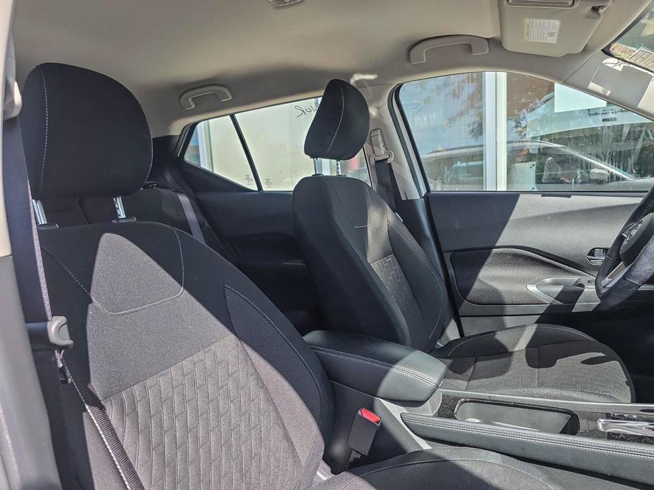 2025 Nissan Kicks Play SV | Apple Car Play | Android Auto | Heated Seats | Photo