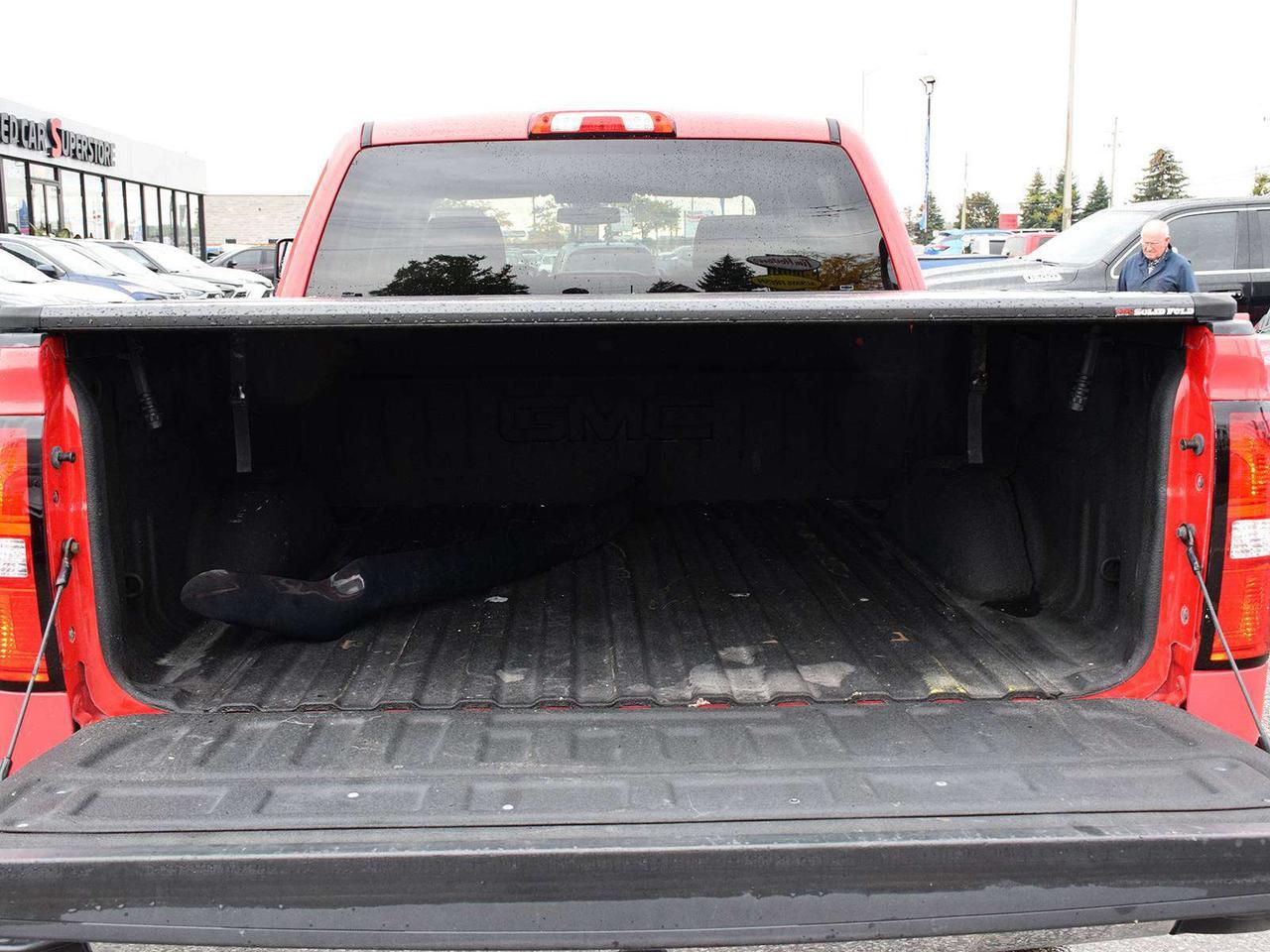 2018 GMC Sierra 1500 Crew Cab 4x4 ~Power Seat ~Carplay ~Tonneau ~Camera Photo