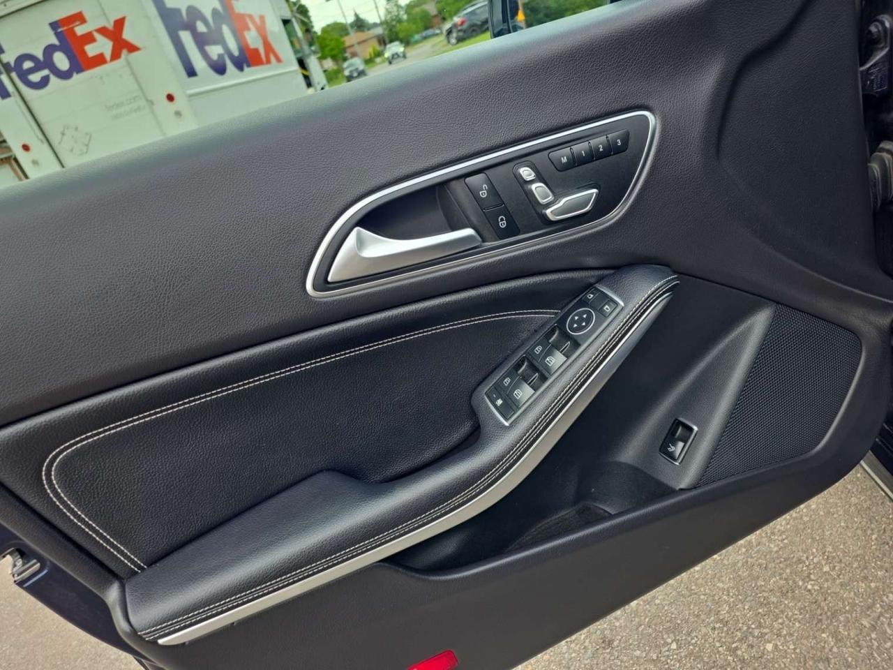 2018 Mercedes-Benz CLA CLA 250 4MATIC Coupe * NO ACCIDENTS / ROOF / LED LIGHTS / NAVI / Photo