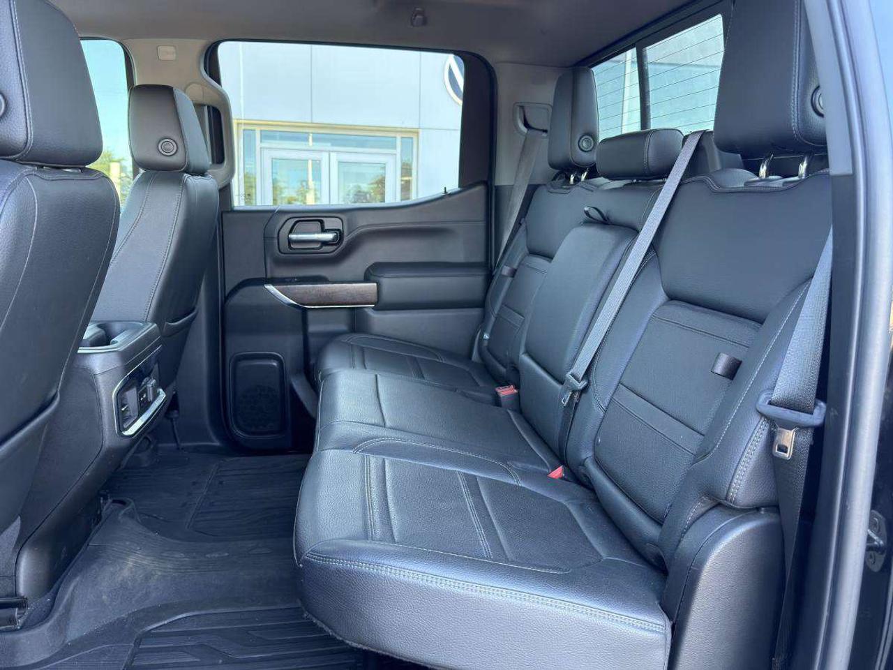 2022 GMC Sierra 1500 4WD Crew Cab 147  Denali Photo