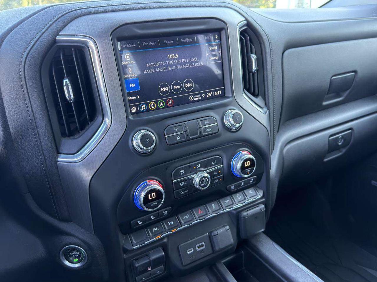 2022 GMC Sierra 1500 4WD Crew Cab 147  Denali Photo