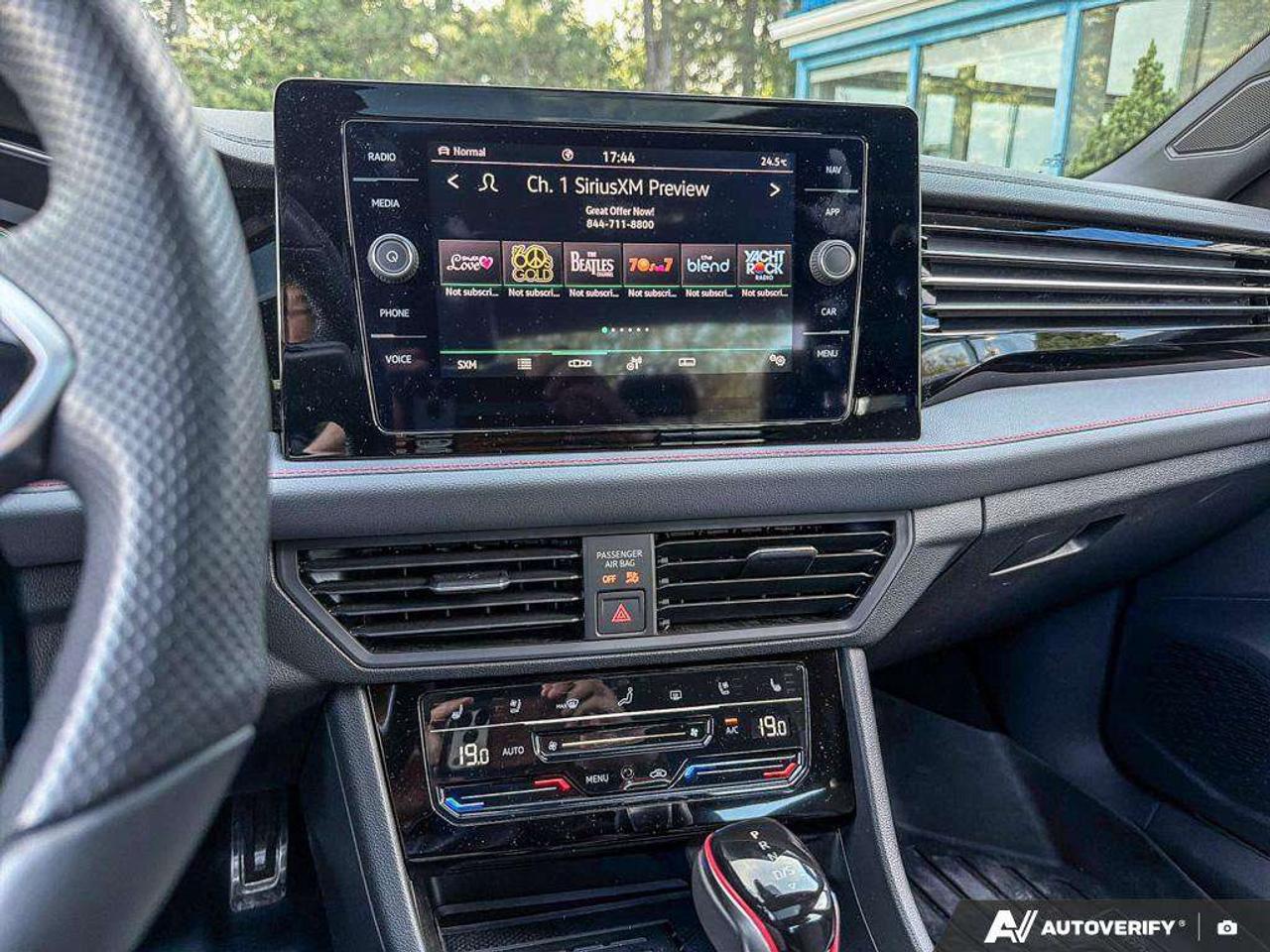 2025 Volkswagen Jetta Autobahn Auto Photo