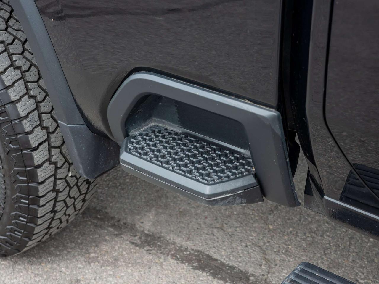 2022 Chevrolet Silverado 2500 LTZ - All-Terrain Tires   Seat Memory Photo