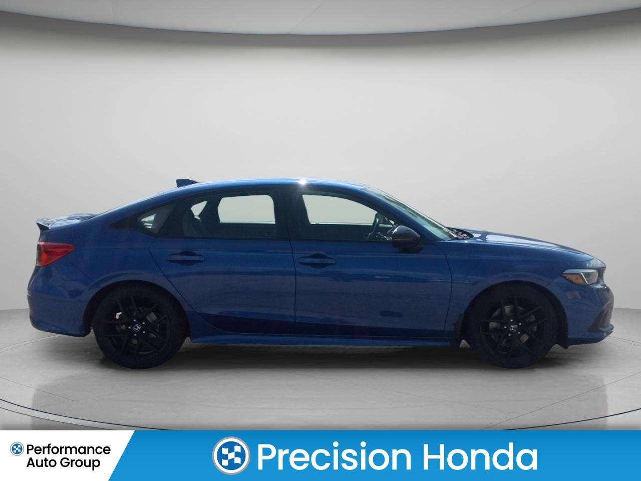 2024 Honda Civic Manaul Navigating CarPlay Sunroof Photo