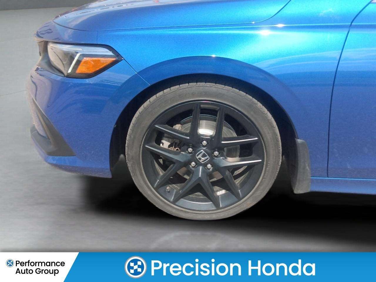 2024 Honda Civic Manaul Navigating CarPlay Sunroof Photo