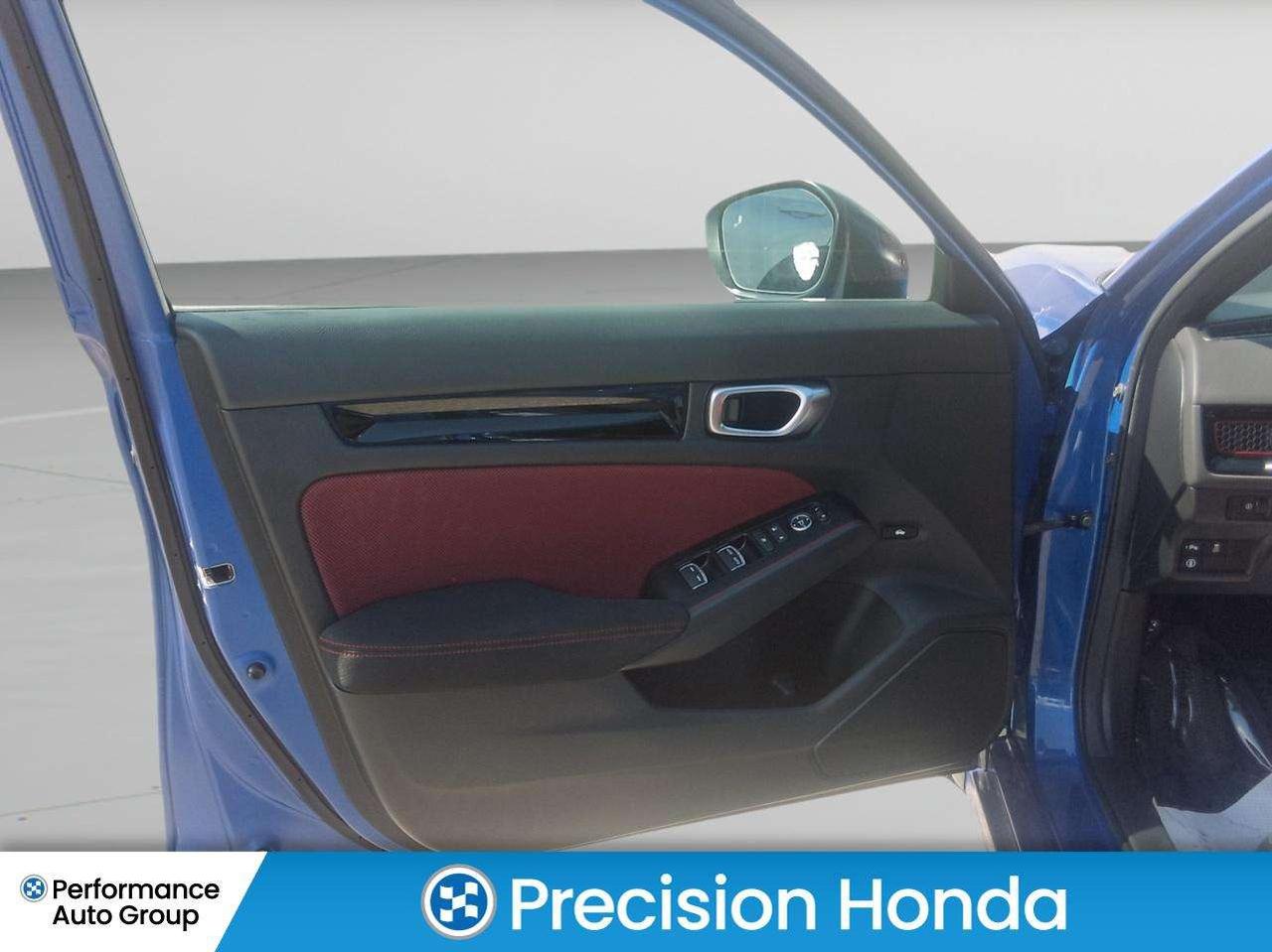 2024 Honda Civic Manaul Navigating CarPlay Sunroof Photo