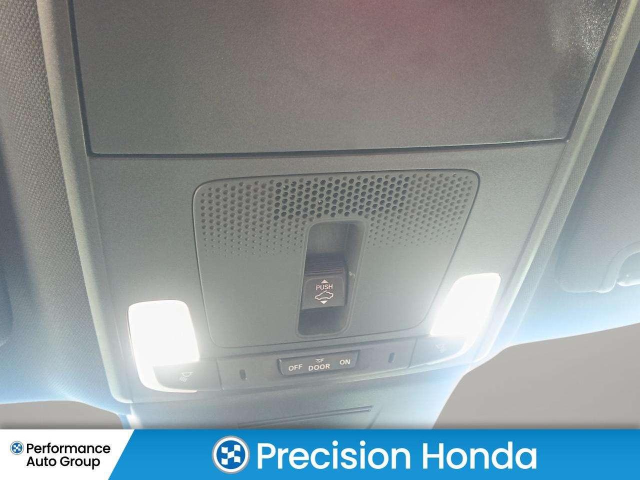 2024 Honda Civic Manaul Navigating CarPlay Sunroof Photo