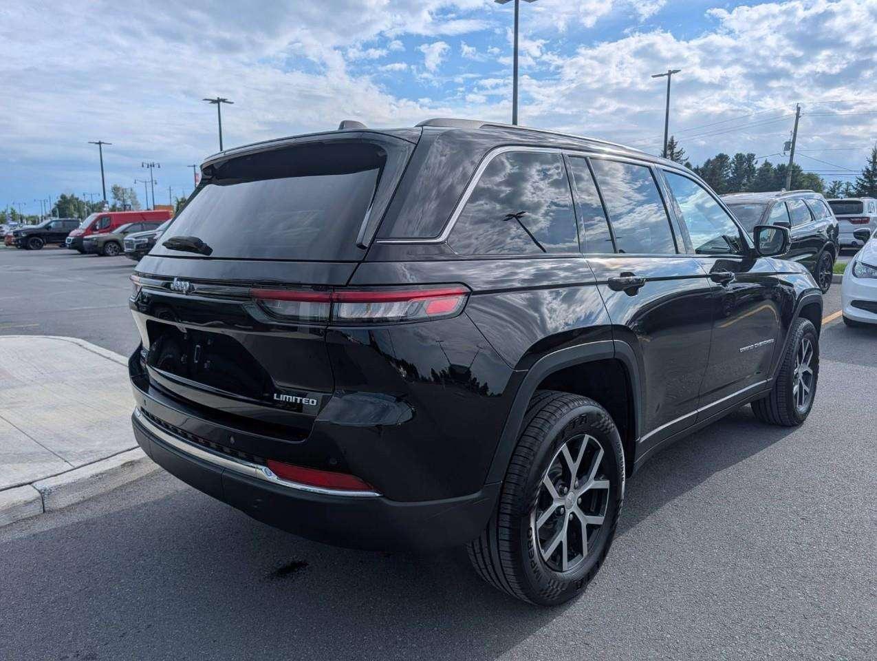 2024 Jeep Grand Cherokee Limited NO ACCIDENTS Photo