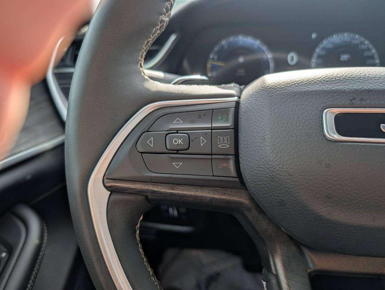 2024 Jeep Grand Cherokee Limited NO ACCIDENTS Photo