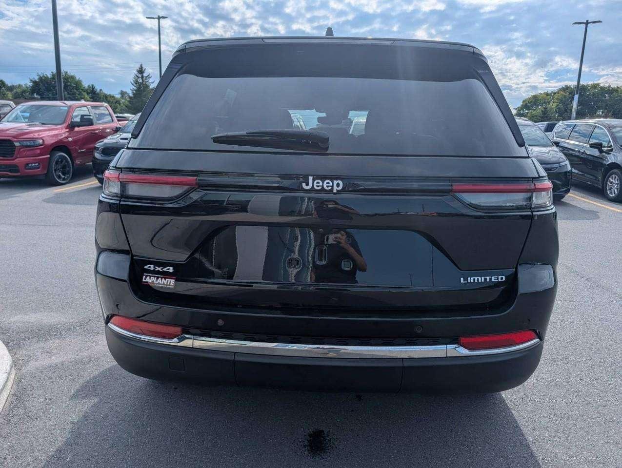 2024 Jeep Grand Cherokee Limited NO ACCIDENTS Photo