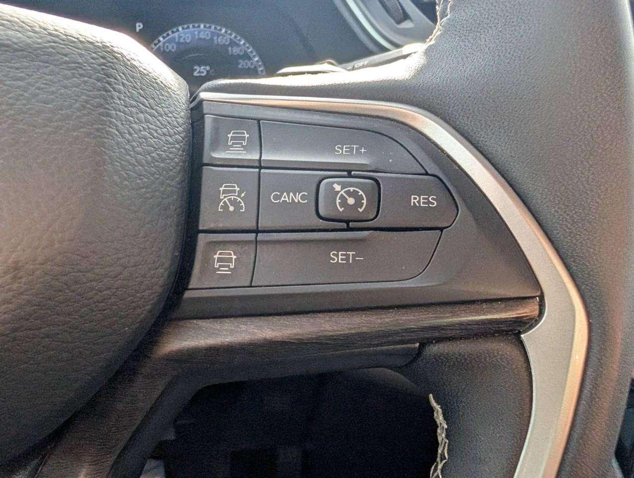 2024 Jeep Grand Cherokee Limited NO ACCIDENTS Photo