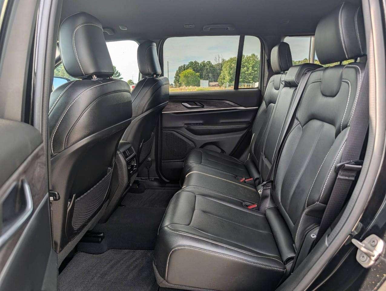 2024 Jeep Grand Cherokee Limited NO ACCIDENTS Photo