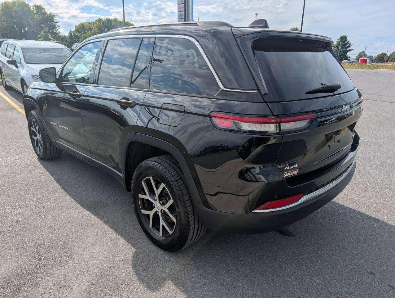 2024 Jeep Grand Cherokee Limited NO ACCIDENTS Photo
