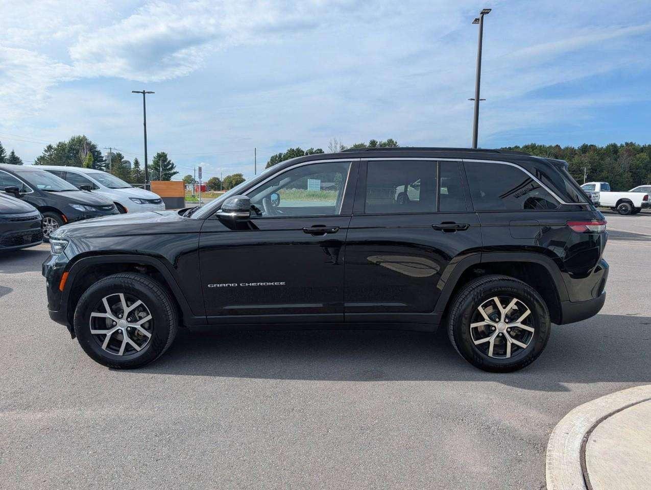 2024 Jeep Grand Cherokee Limited NO ACCIDENTS Photo