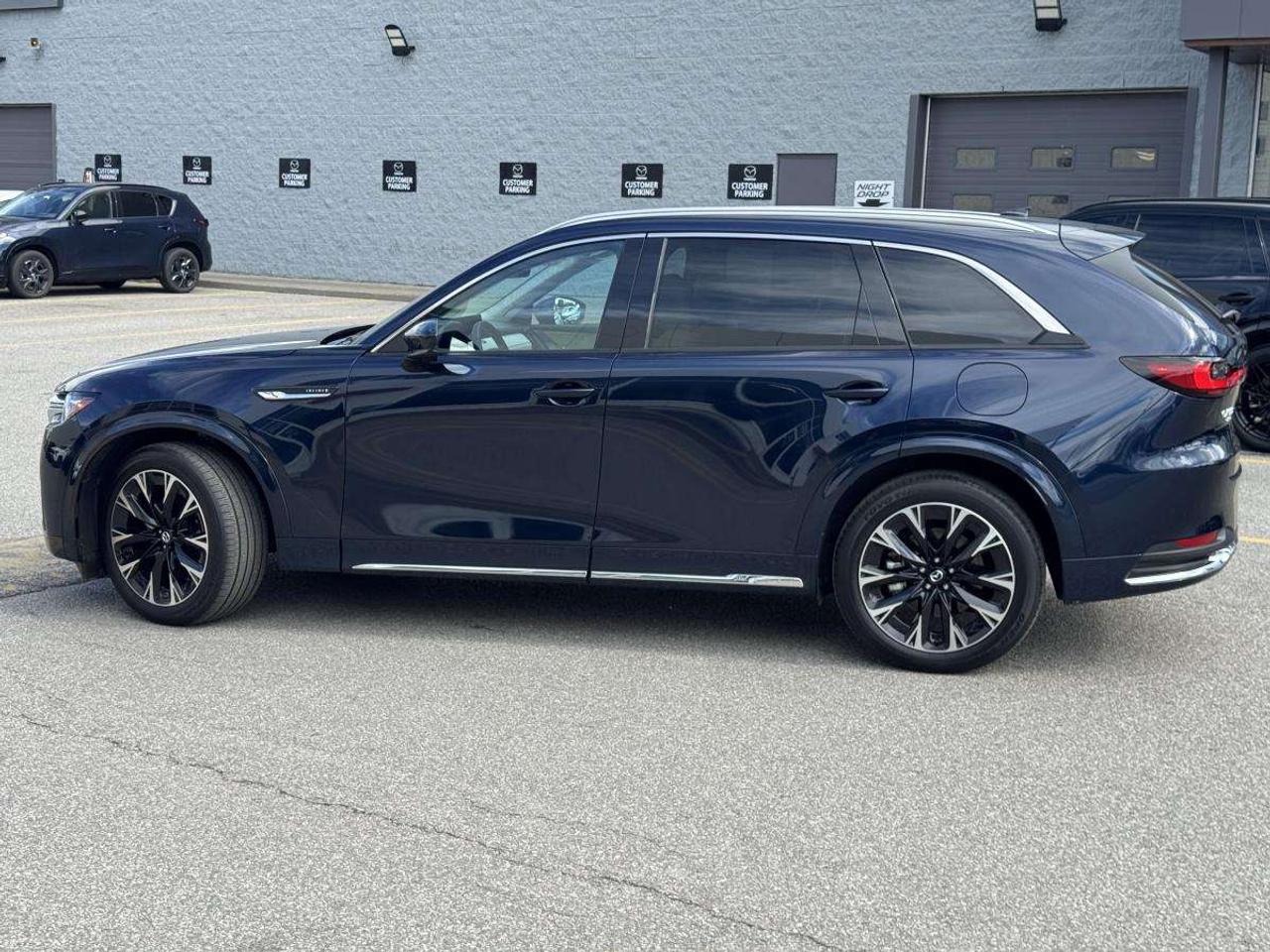 2025 Mazda CX-90 MHEV SIGNATURE/ LIKE NEW/ CARFAX CLEAN/ 2.99% RATE/ CPO Photo
