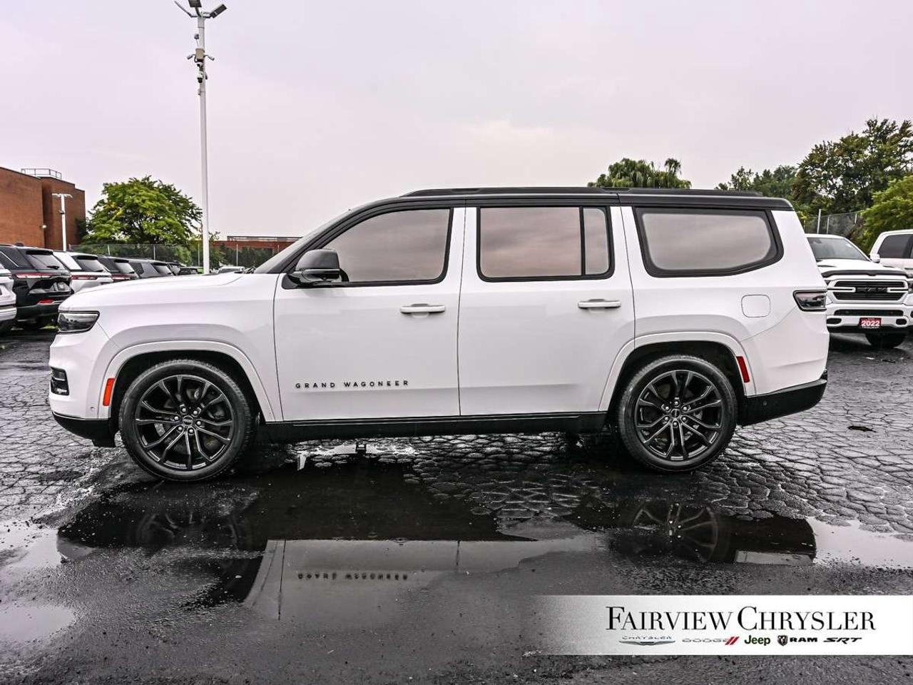 2023 Jeep Grand Wagoneer Series II Obsidian 4x4 6.4L HEMI   OBSIDIAN   SUNROOF   DUAL REAR SCREENS   LEATHER   NAVIGATION   APPLE CARPLAY Photo
