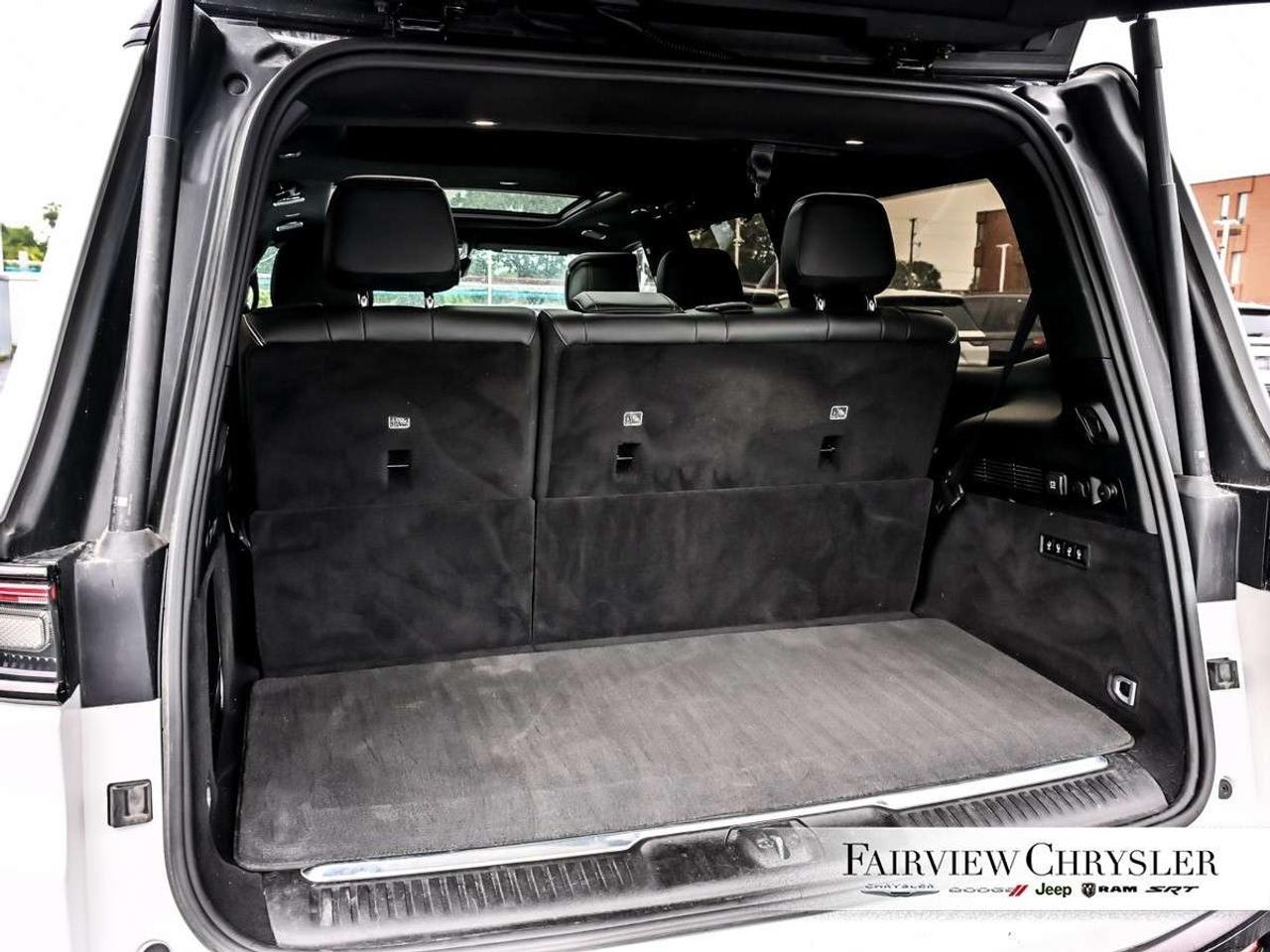 2023 Jeep Grand Wagoneer Series II Obsidian 4x4 6.4L HEMI   OBSIDIAN   SUNROOF   DUAL REAR SCREENS   LEATHER   NAVIGATION   APPLE CARPLAY Photo
