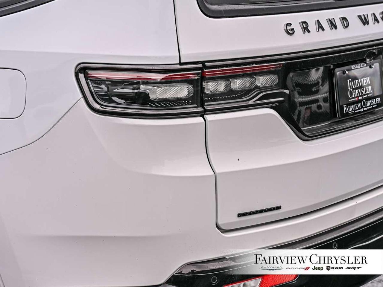 2023 Jeep Grand Wagoneer Series II Obsidian 4x4 6.4L HEMI   OBSIDIAN   SUNROOF   DUAL REAR SCREENS   LEATHER   NAVIGATION   APPLE CARPLAY Photo