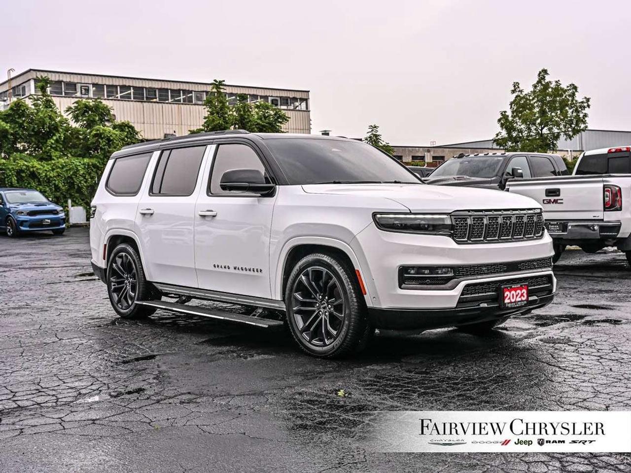 2023 Jeep Grand Wagoneer Series II Obsidian 4x4 6.4L HEMI   OBSIDIAN   SUNROOF   DUAL REAR SCREENS   LEATHER   NAVIGATION   APPLE CARPLAY Photo